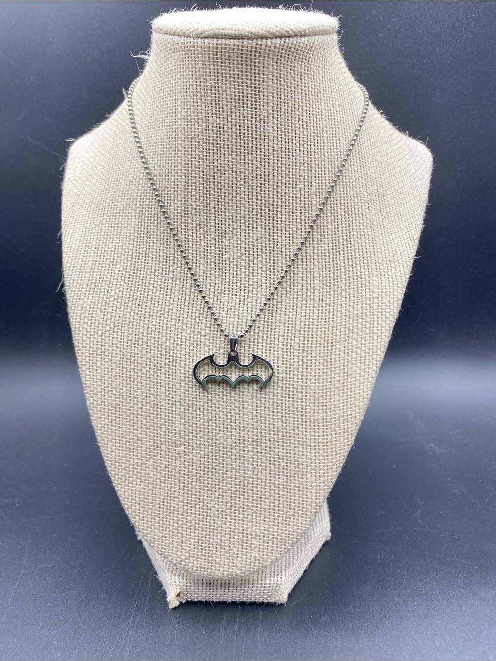 DC COMICS Batman S/S Cut Out Necklace Ball Chain